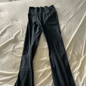 Brandy Melville flared yoga pants